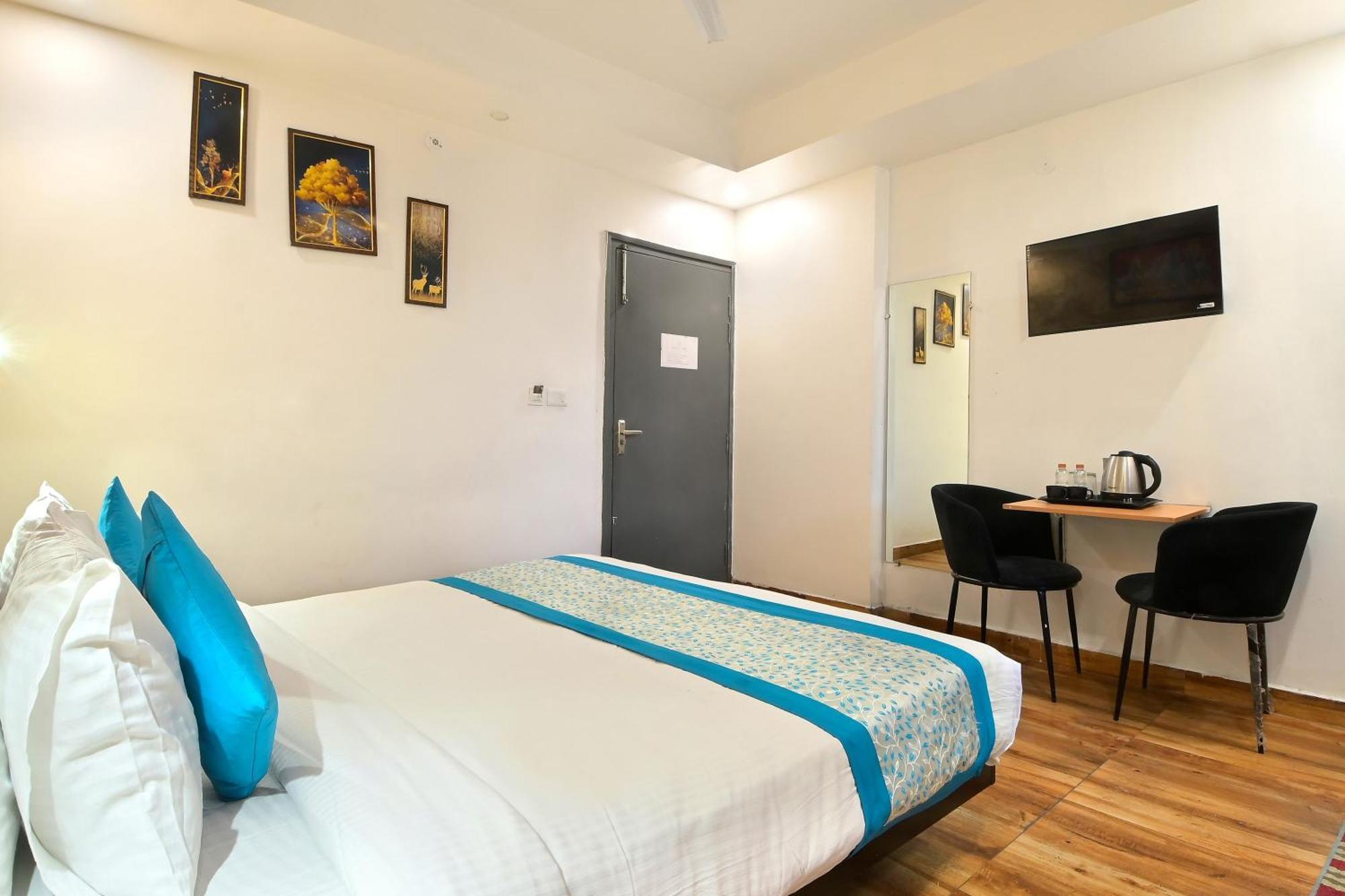 Hotel Red York By Byob Hotels โนอิดา ภายนอก รูปภาพ