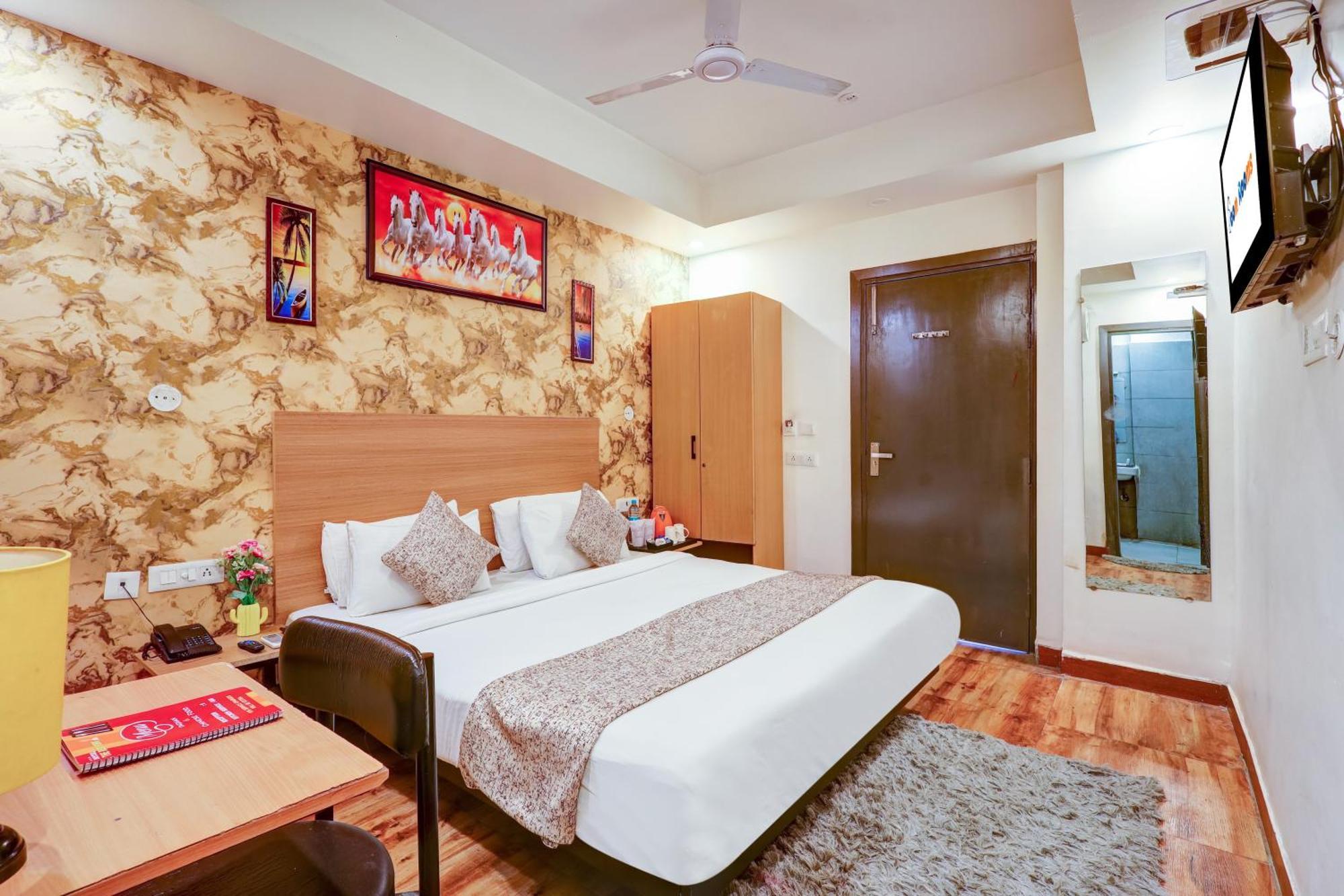 Hotel Red York By Byob Hotels โนอิดา ภายนอก รูปภาพ
