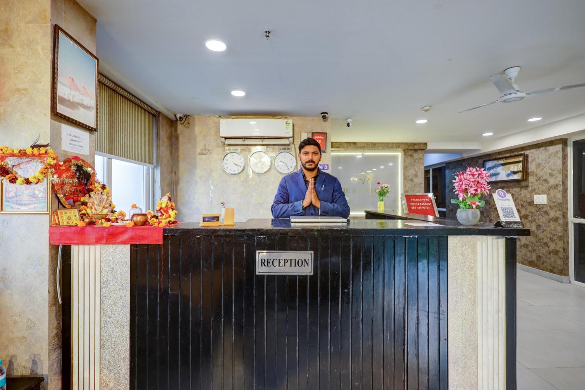 Hotel Red York By Byob Hotels โนอิดา ภายนอก รูปภาพ