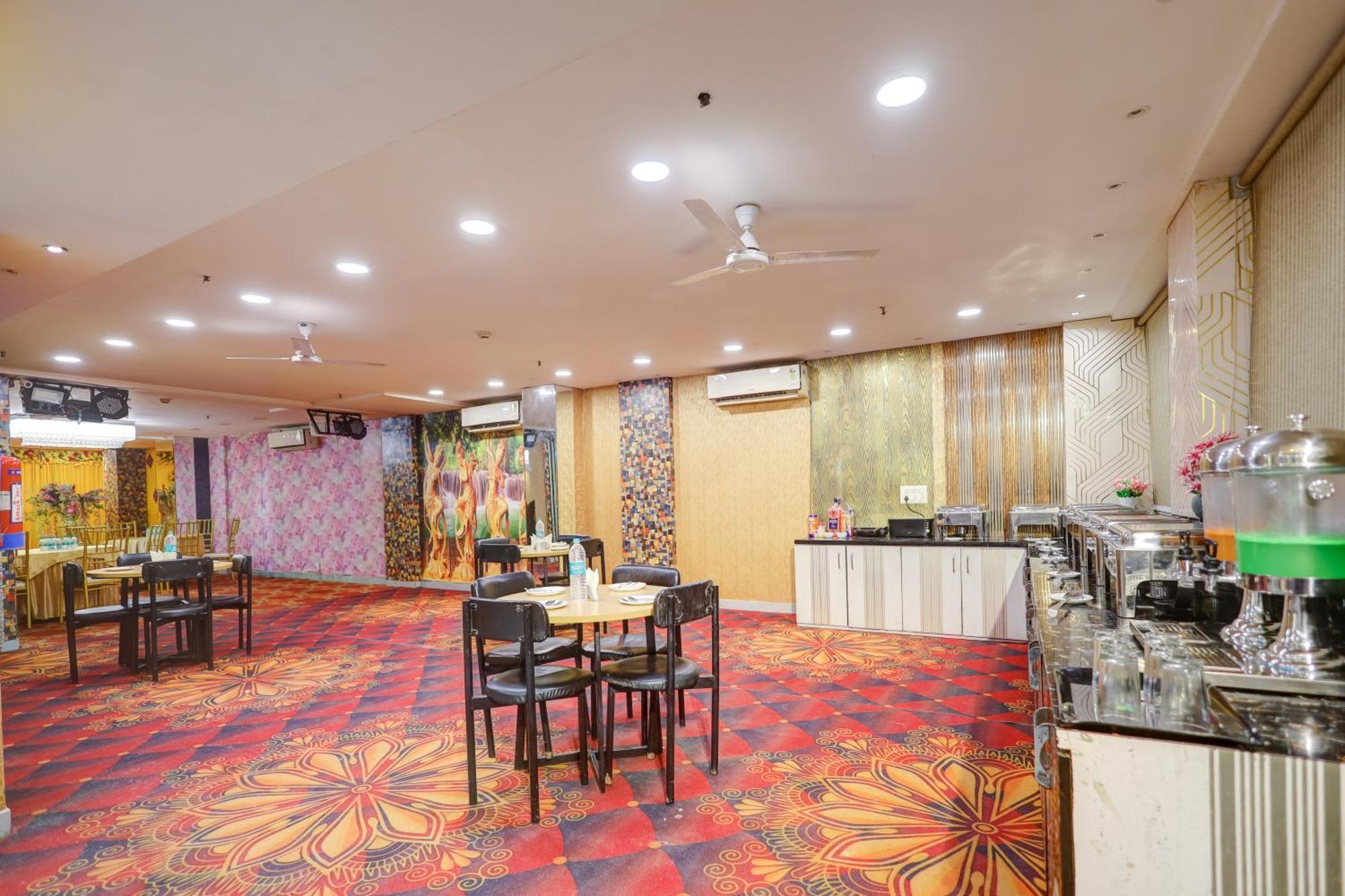 Hotel Red York By Byob Hotels โนอิดา ภายนอก รูปภาพ